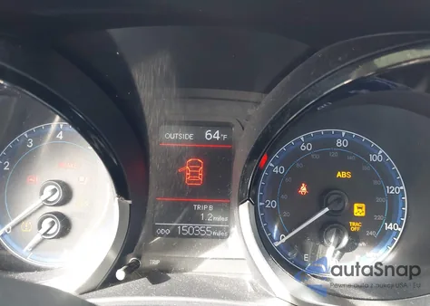 2014 Toyota Corolla S Plus z USA, uszkodzony, nr VIN 5YFBURHE8EP163655